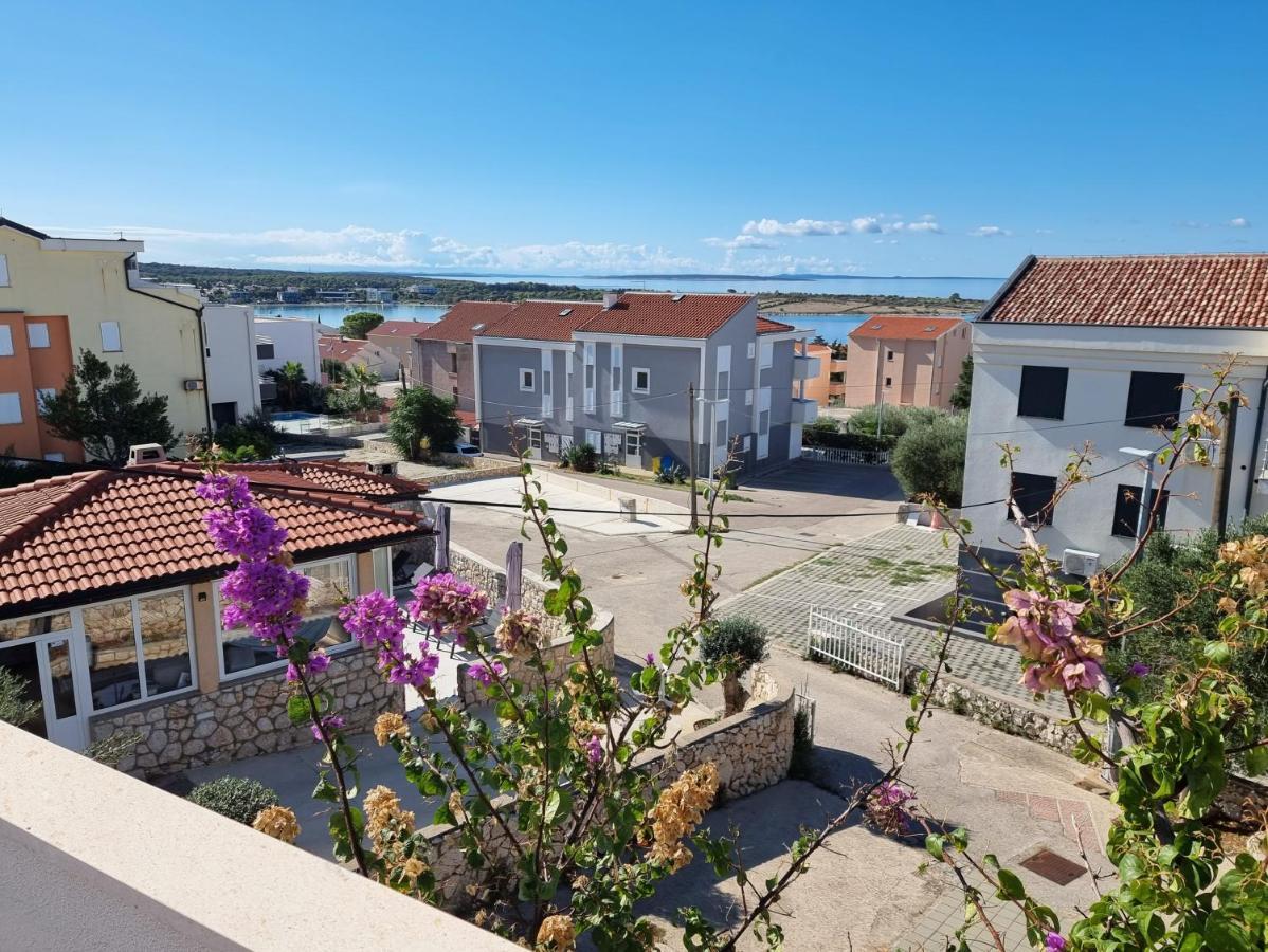 Apartments Ana Новаля Екстериор снимка