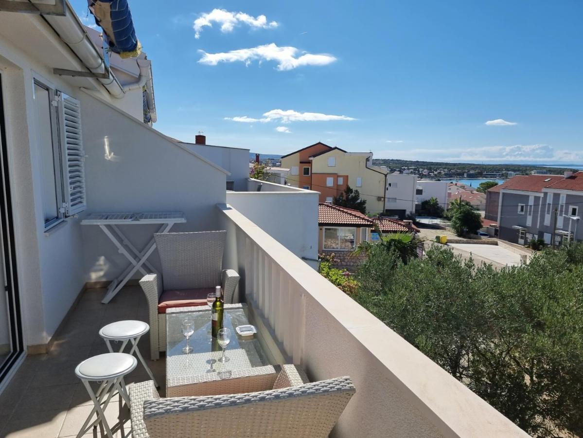 Apartments Ana Новаля Екстериор снимка