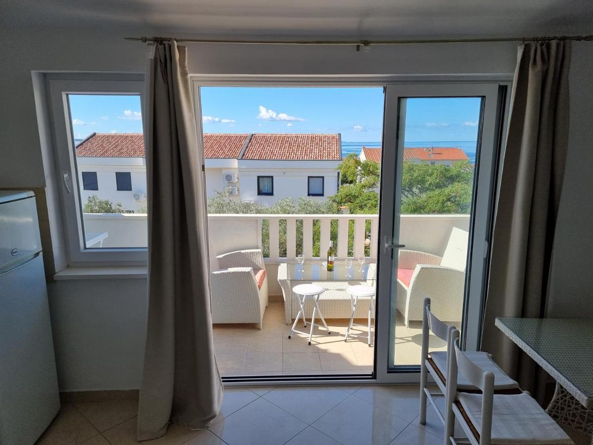 Apartments Ana Новаля Екстериор снимка